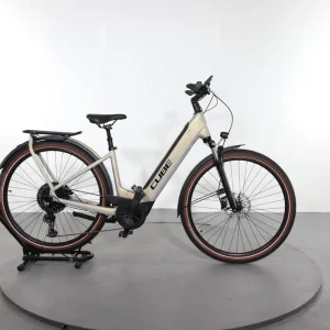 Aanbieding Cube Touring Hybrid Pro